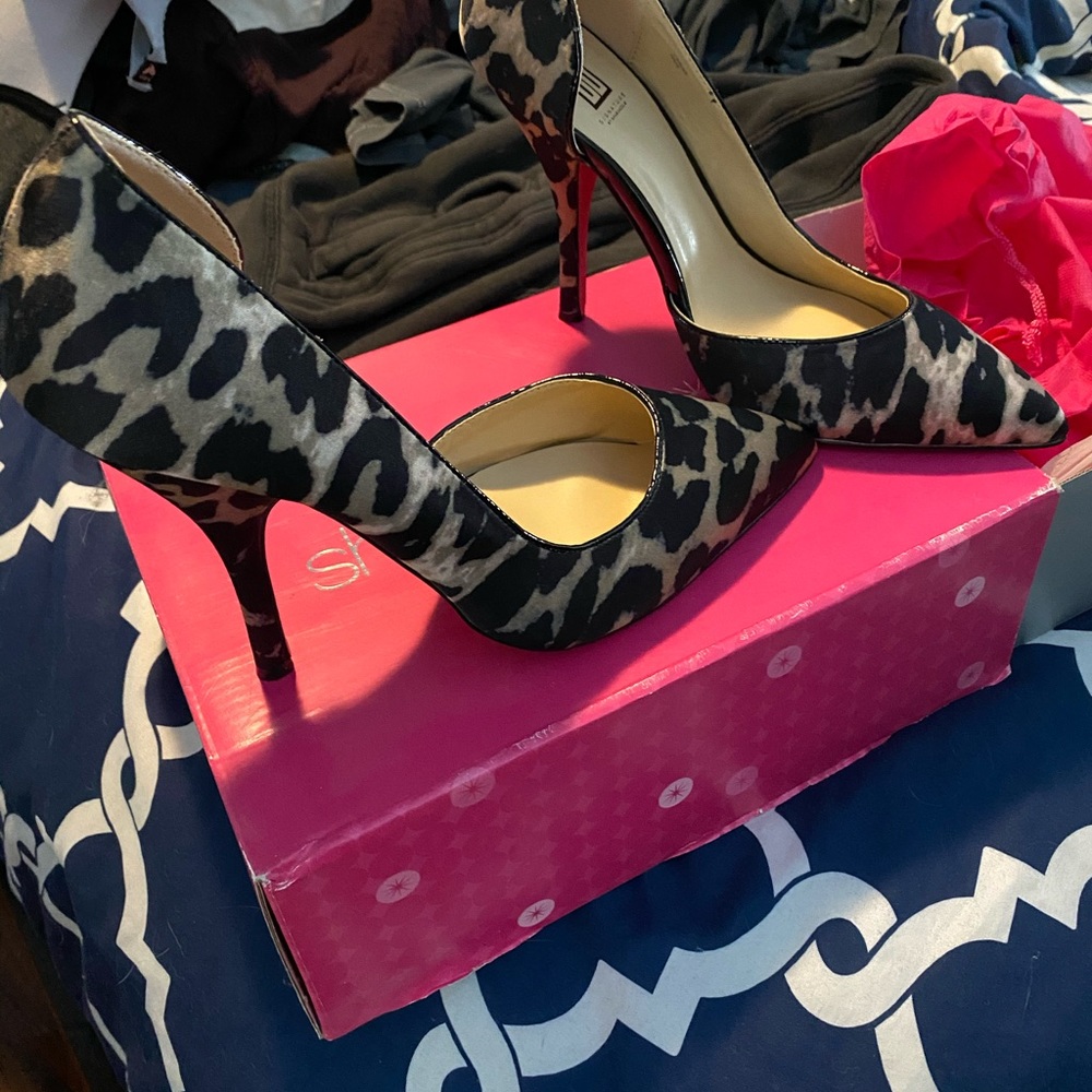Shoedazzle Signature line Carine Heels